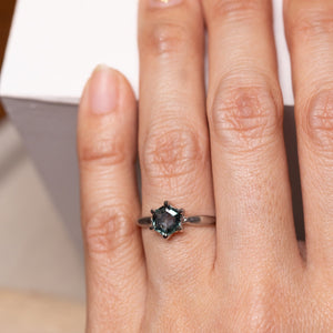 0.87ct Hexagon Step Cut Sapphire <br><b> Ileava Jewelry </b>| Hexagon Water Ring