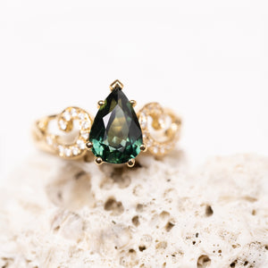 2.16ct Pear Brilliant Sapphire <br><b> Ileava Jewelry </b> | Deep Green Teardrop Layla Ring