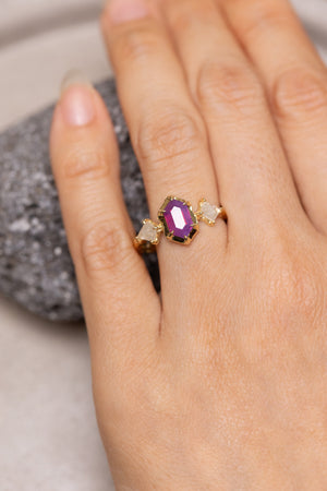 1.09ct Hexagon Step Cut Sapphire <br><b> Ileava Jewelry </b>| Three-Stone Ring