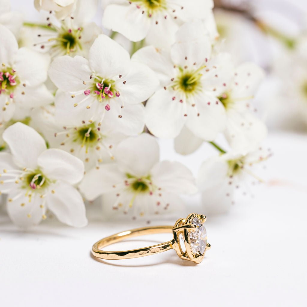 Silver Lining Round 1.8ct Salt and Pepper Diamond Engagement Ring Hammered Halo Hammered 14k Gold Band - MTD