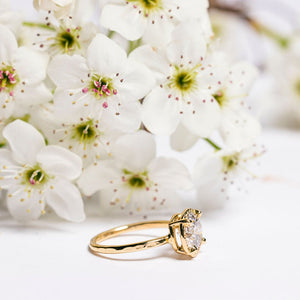 Silver Lining Round 1.8ct Salt and Pepper Diamond Engagement Ring Hammered Halo Hammered 14k Gold Band - MTD