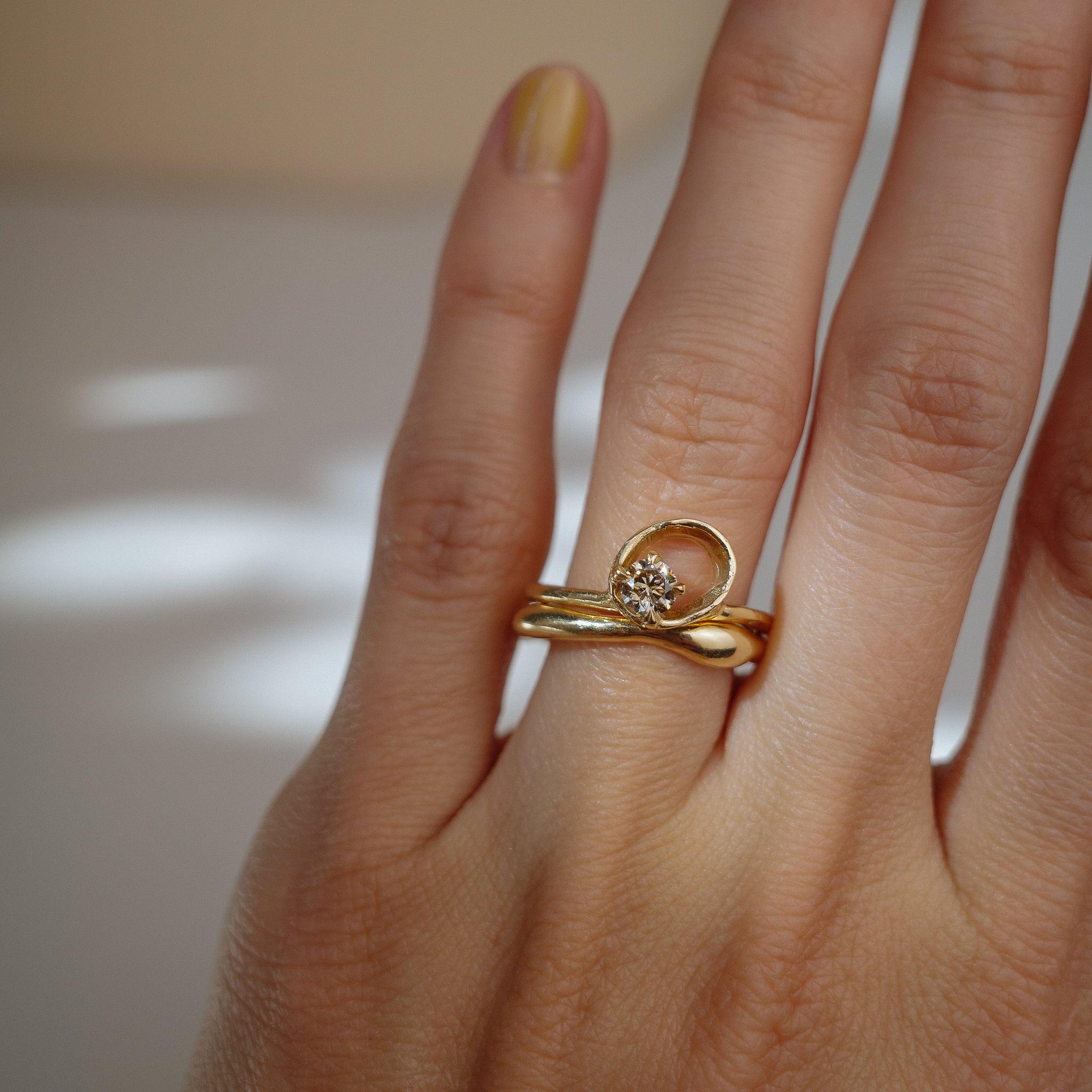 0.30ct Champagne Round Brilliant <br> <b>We Are Arrow</b> | Luz Ring