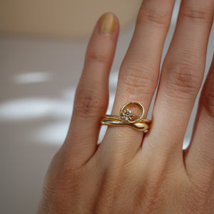 0.30ct Champagne Round Brilliant <br> <b>We Are Arrow</b> | Luz Ring