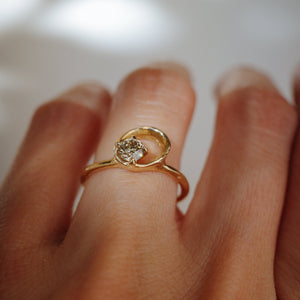 0.30ct Champagne Round Brilliant <br> <b>We Are Arrow</b> | Luz Ring