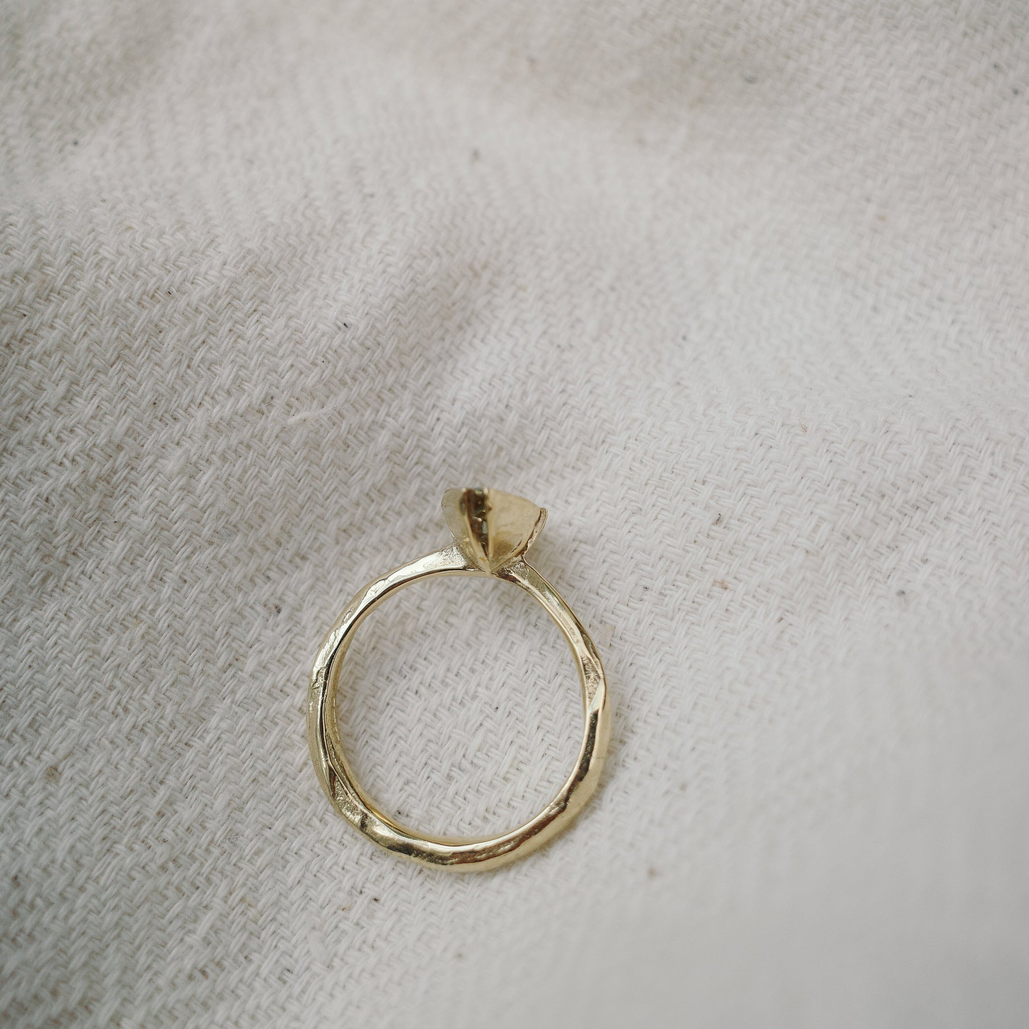 1.53ct Lozenge Portrait Cut Sapphire <br> <b>We Are Arrow </b>| Open Bezel Lozenge Sapphire Ring