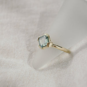 1.63ct Hexagon Portrait Cut Sapphire <br> <b>We Are Arrow </b>| Green Portrait Cut Sapphire Ring