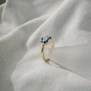 1.06ct Geometric Portrait Cut Sapphire <br><b> We Are Arrow </b>| Blue Nonagon Sapphire Ring