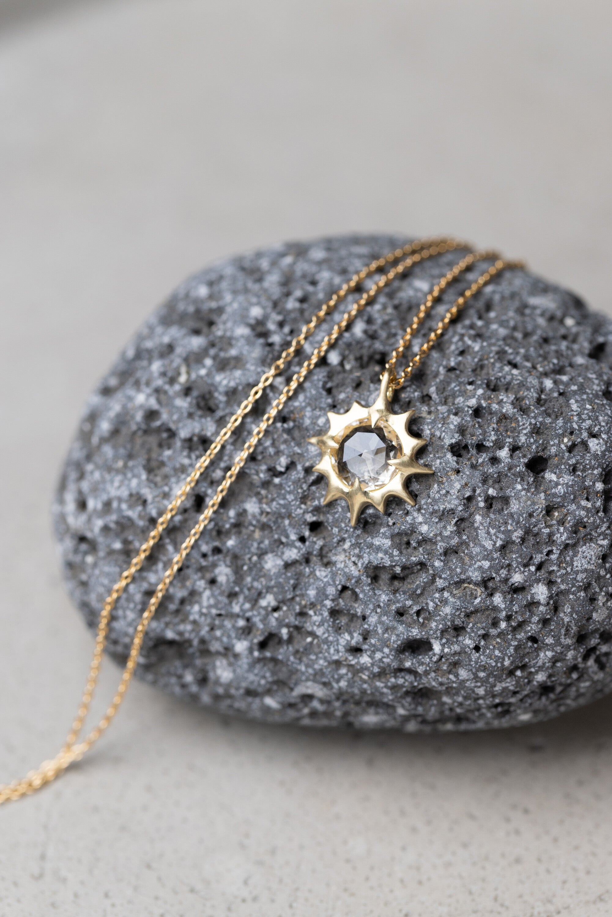 ~0.82ct Round Rosecut Sapphire <br><b> Ileava Jewelry </b>| Sapphire Sun Necklace