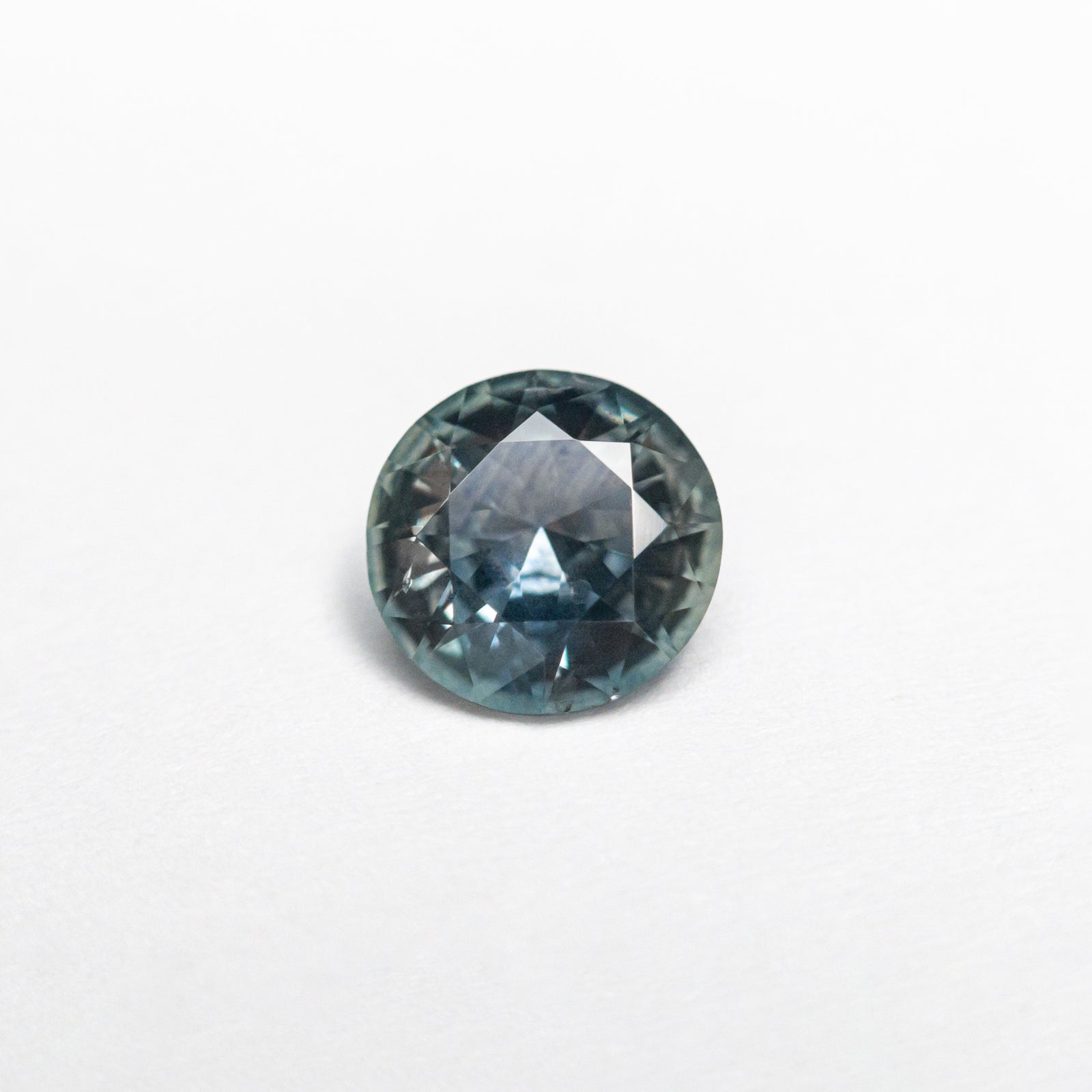 0.61ct 5.53x5.50x2.71mm Round Brilliant Sapphire 19942-42