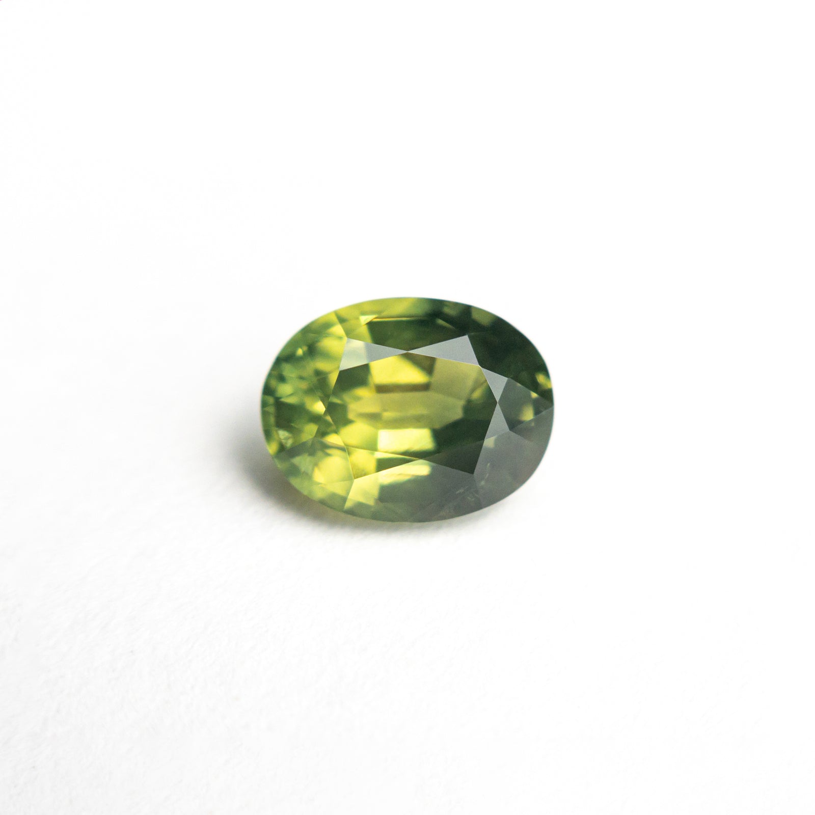 1.37ct 7.27x5.58x3.93mm Oval Brilliant Sapphire 23437-48
