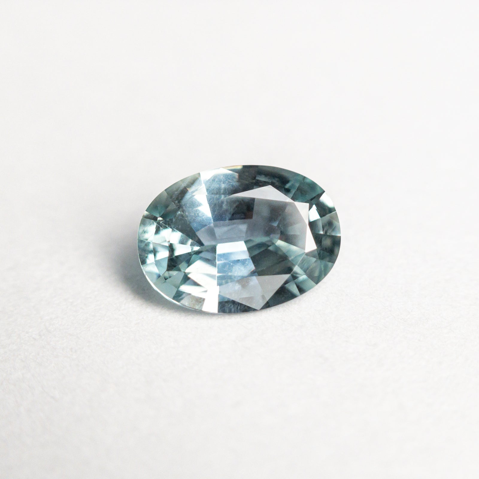 0.85ct 7.00x5.11x2.93mm Oval Brilliant Sapphire 23447-26