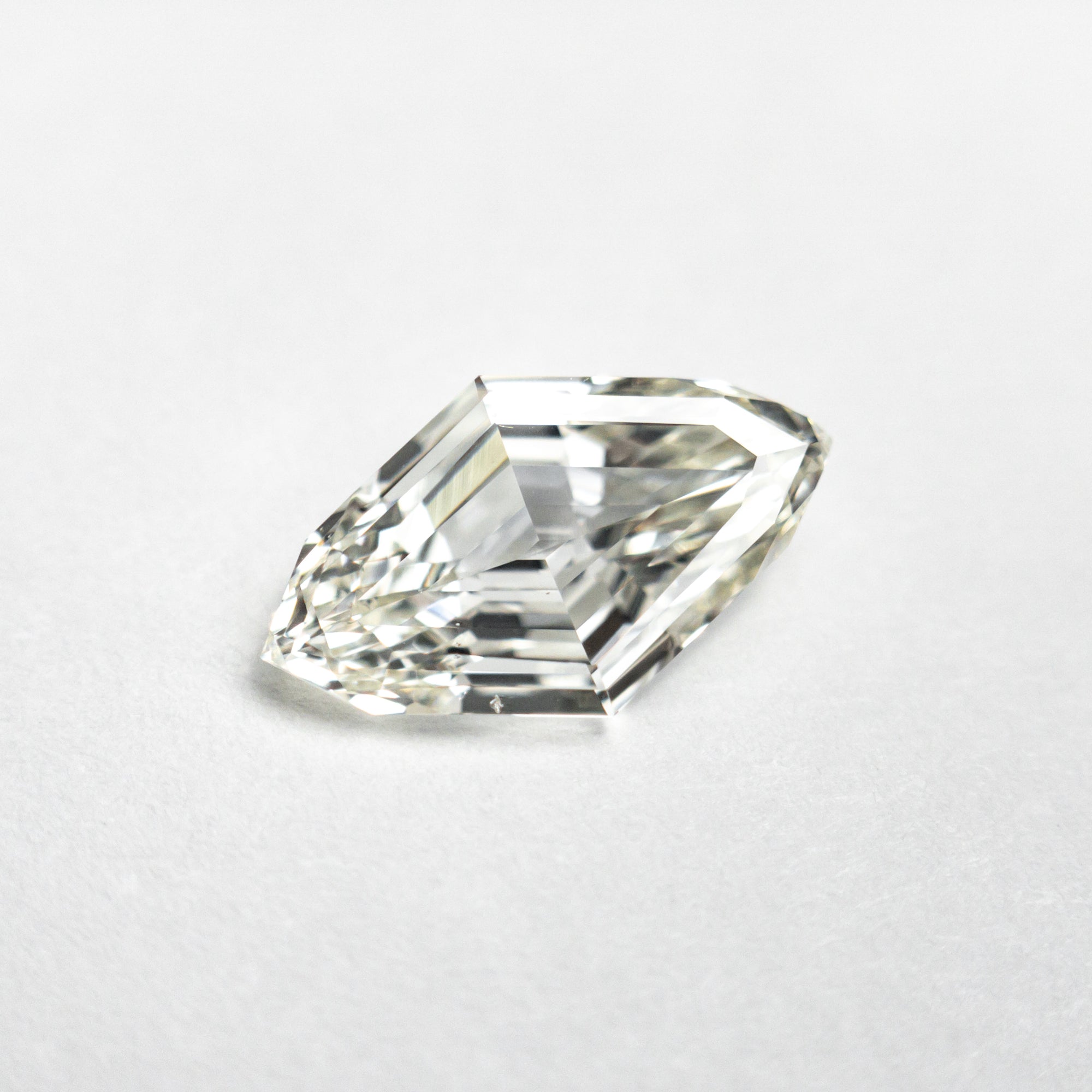 1.01ct 7.90x5.22x3.00mm GIA VVS2 G Geo Lozenge Step Cut 23655-01