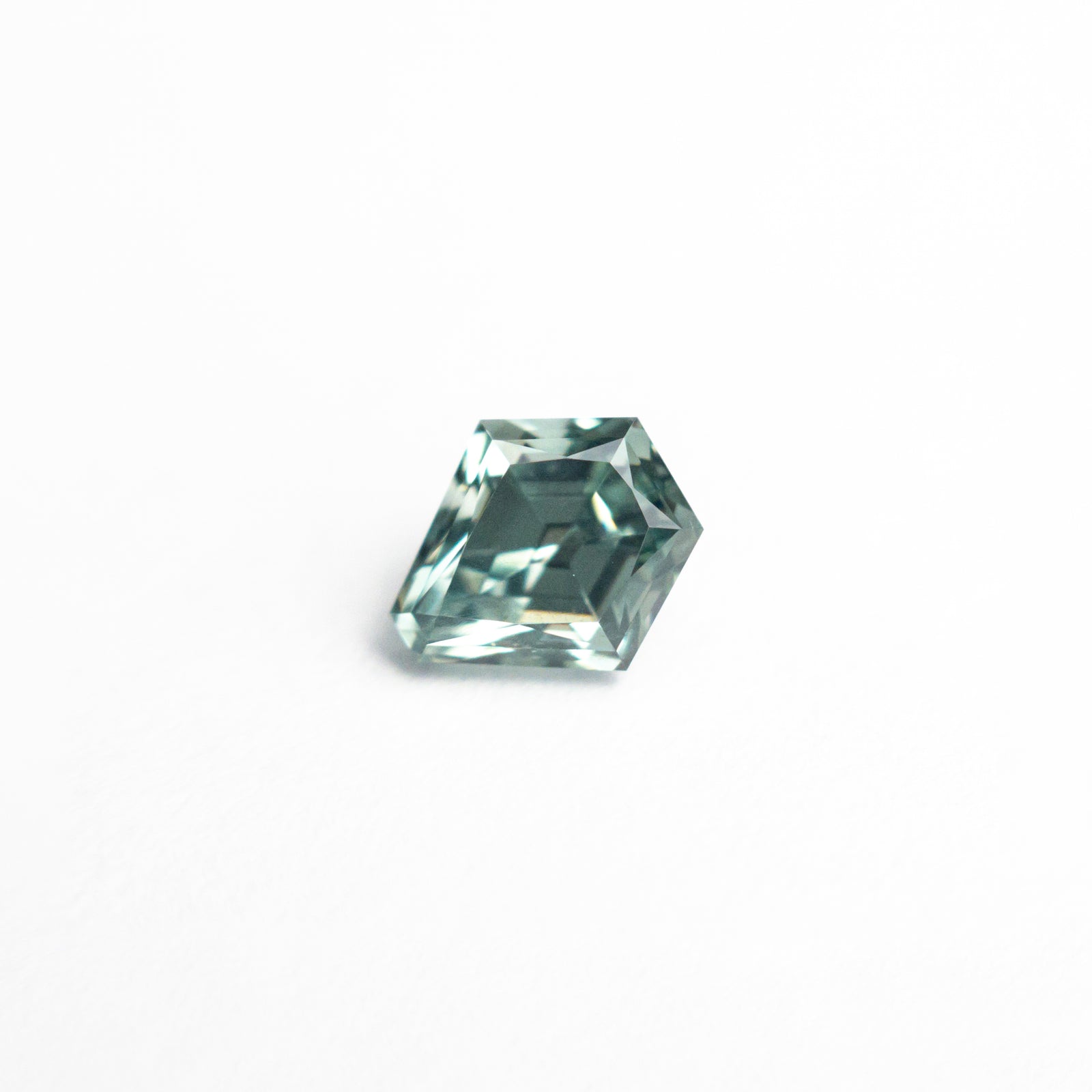 0.82ct 5.65x4.57x3.93mm Shield Brilliant Sapphire 23671-04