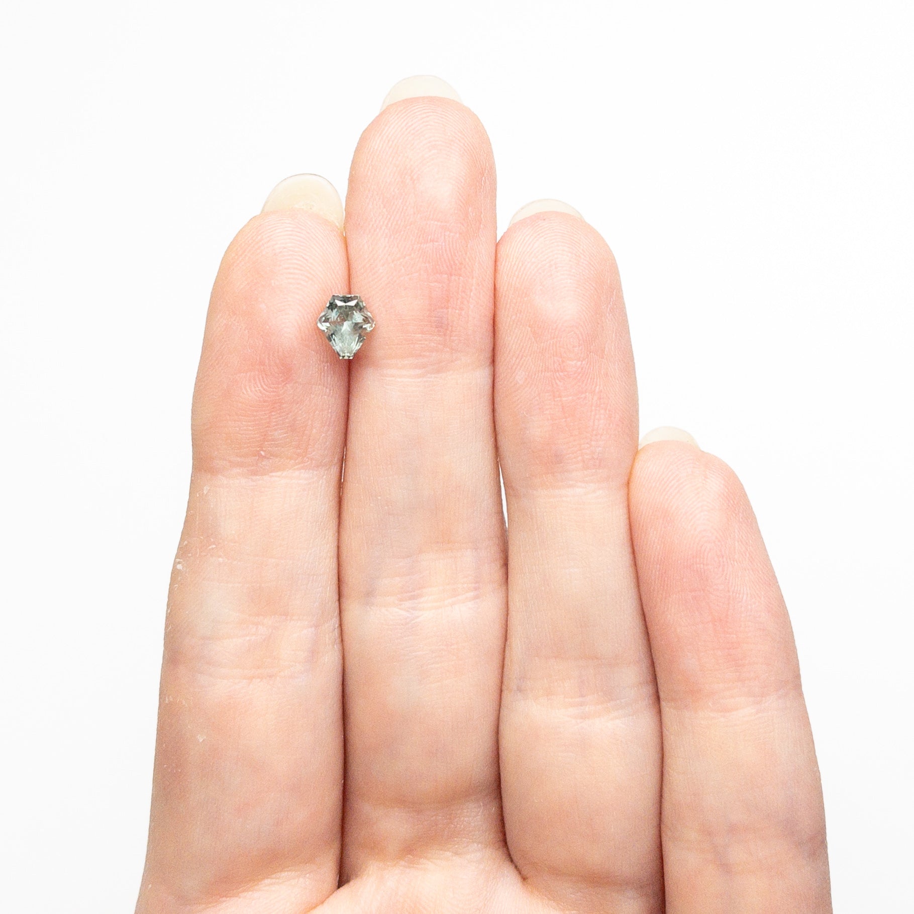 0.82ct 5.65x4.57x3.93mm Shield Brilliant Sapphire 23671-04