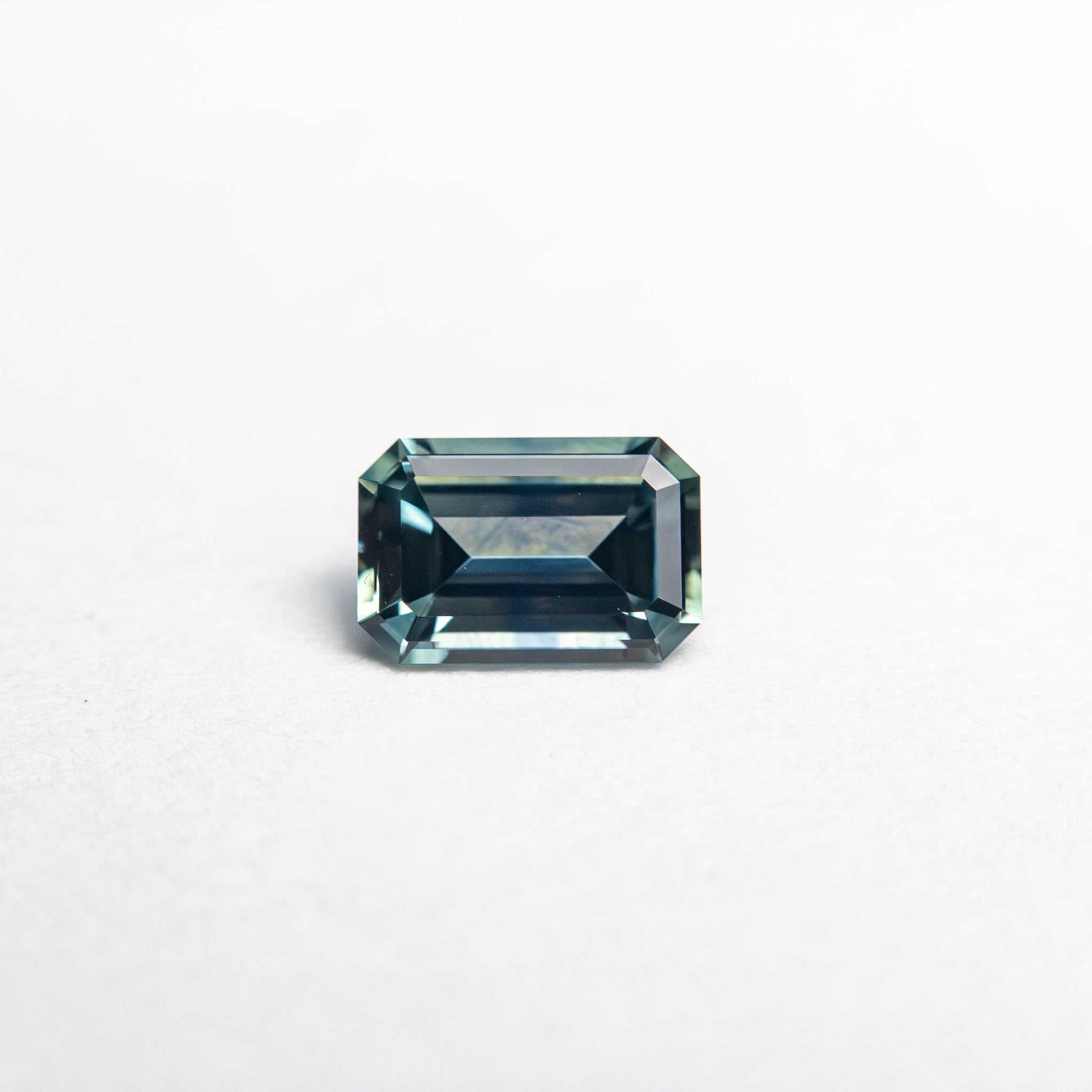 0.44ct 5.22x3.49x2.45mm Cut Corner Rectangle Step Cut Sapphire 237540
