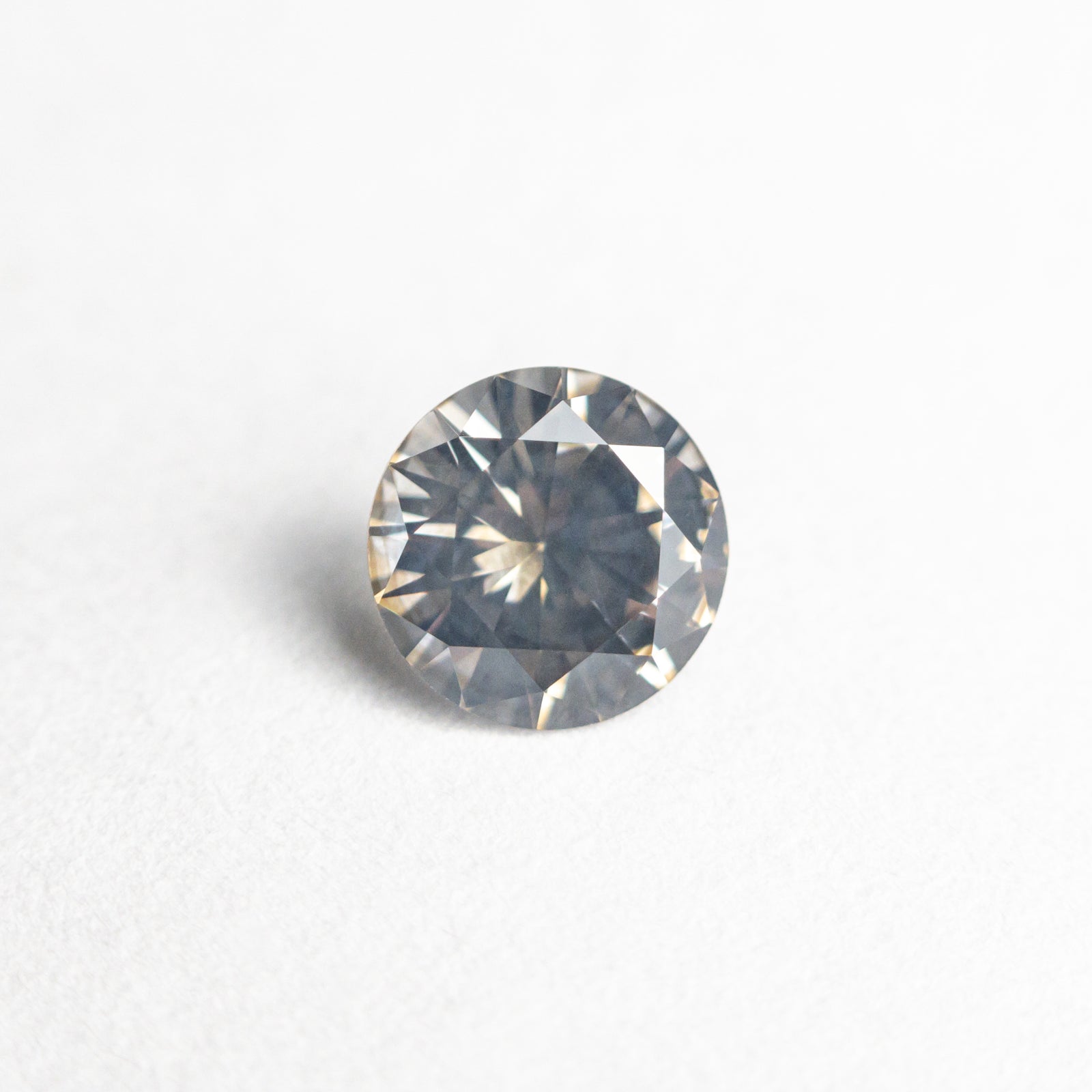 0.73ct 5.52x5.51x3.44mm Round Brilliant Sapphire 23781-07