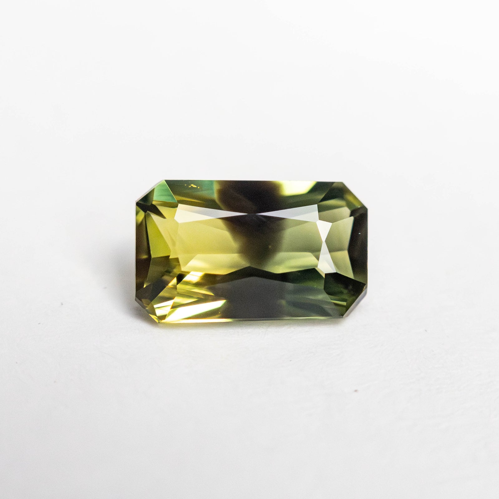 1.04ct 7.45x4.58x2.87mm Cut Corner Rectangle Brilliant Sapphire 23803-18
