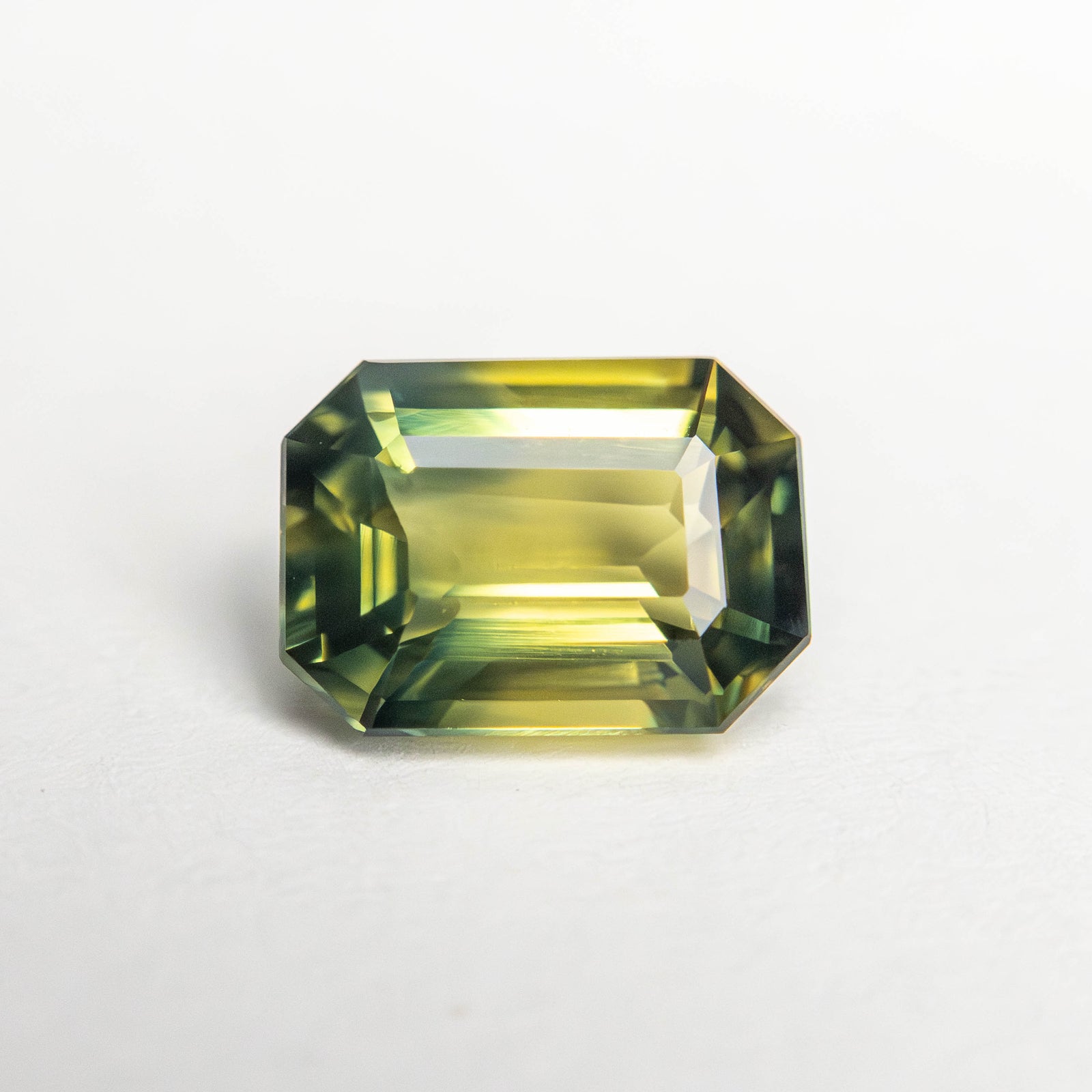 1.57ct 7.77x5.67x3.55mm Cut Corner Rectangle Step Cut Sapphire 23805-04