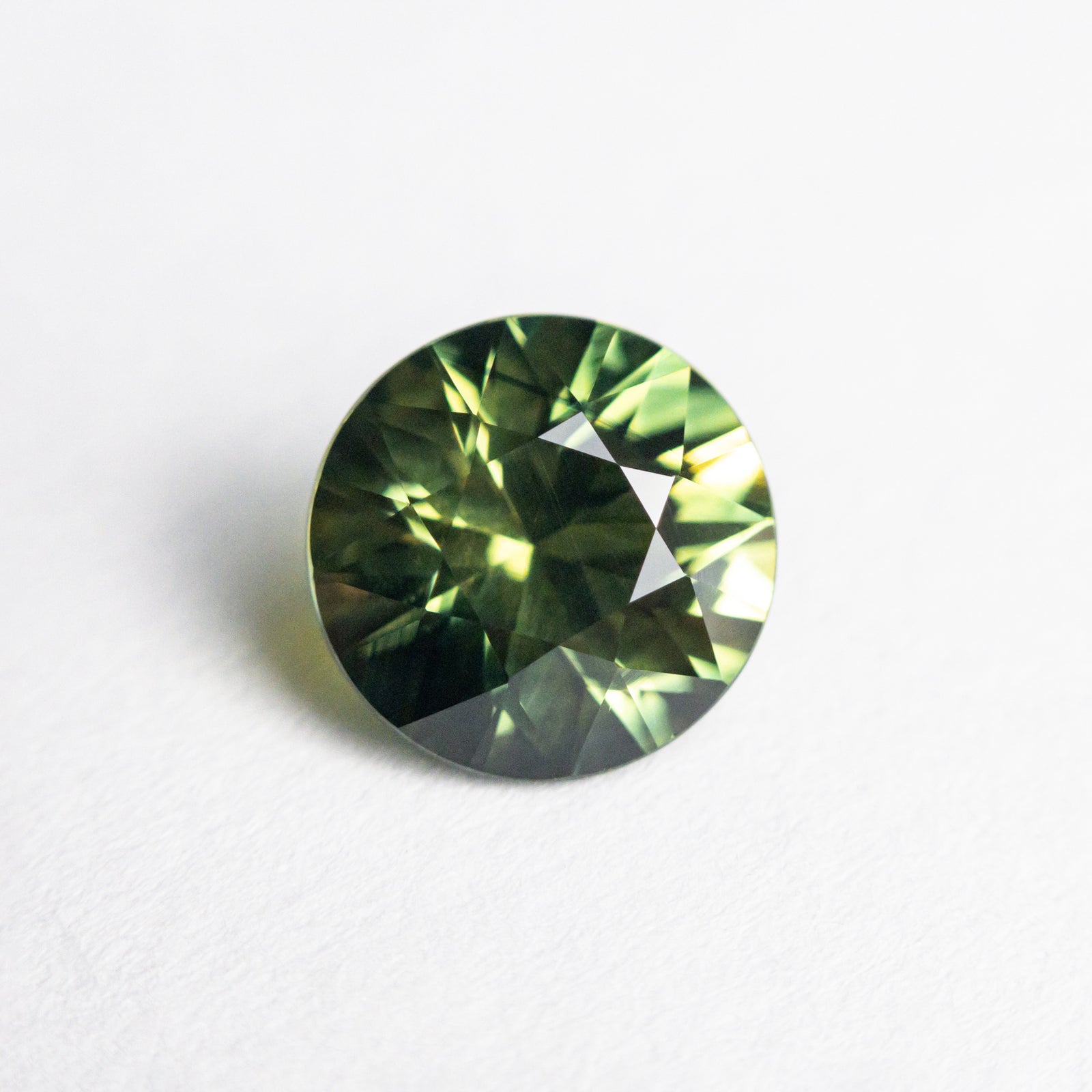 1.67ct 7.26x7.18x4.61mm Round Brilliant Sapphire 23806-05