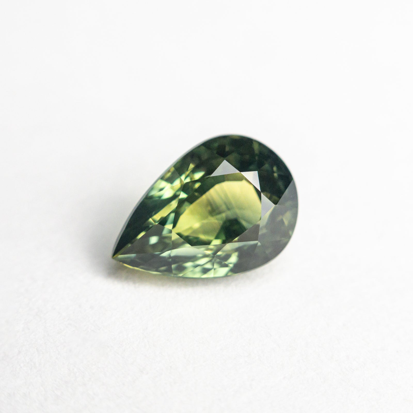 1.60ct 8.19x5.72x4.39mm Pear Brilliant Sapphire 23807-16
