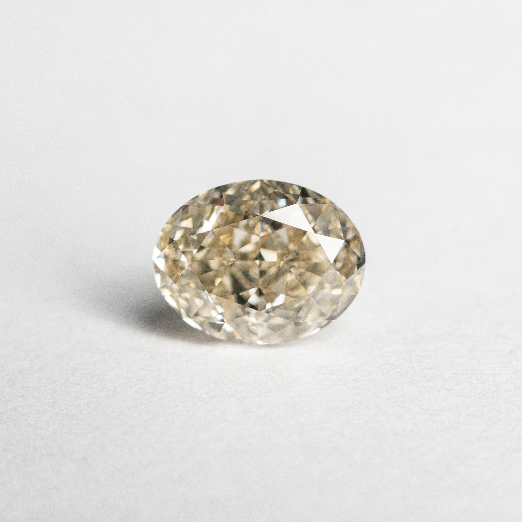 0.90ct 7.25x5.38x3.44mm GIA VS2 U-V Oval Brilliant 23821-01