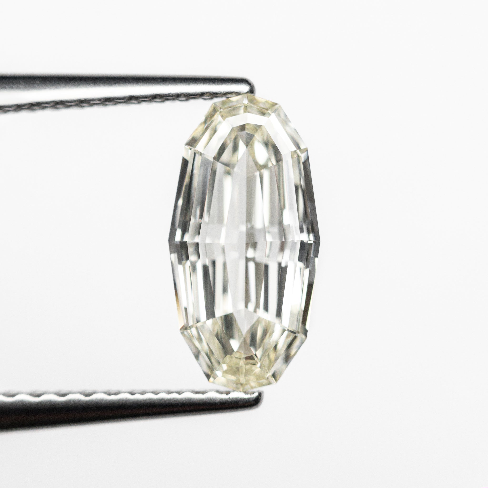 CLASSICAL Diamonds 20〜23 576282-round-fancy_intense-vs2