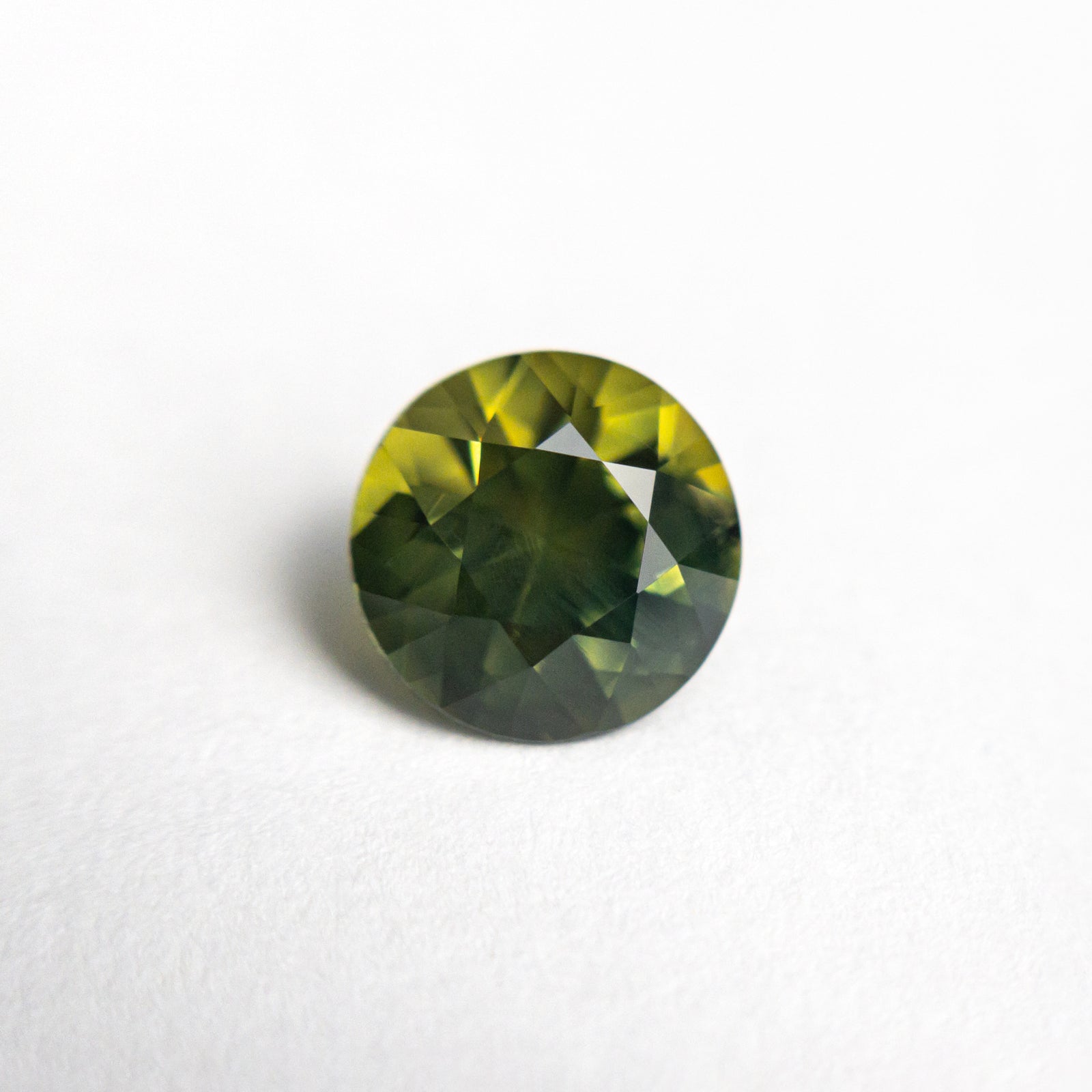 1.81ct 7.16x7.10x5.08mm Round Brilliant Sapphire 25121-02