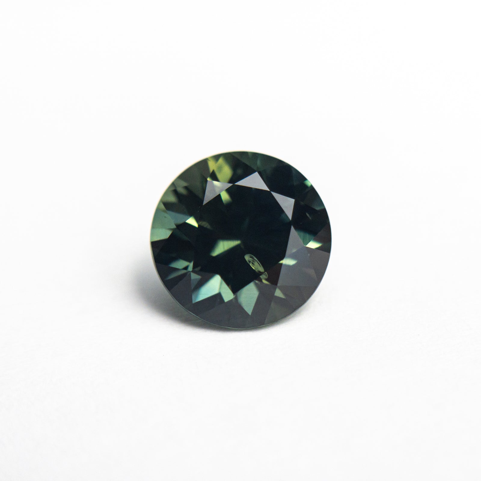 1.64ct 7.12x7.02x4.71mm Round Brilliant Sapphire 25186-01