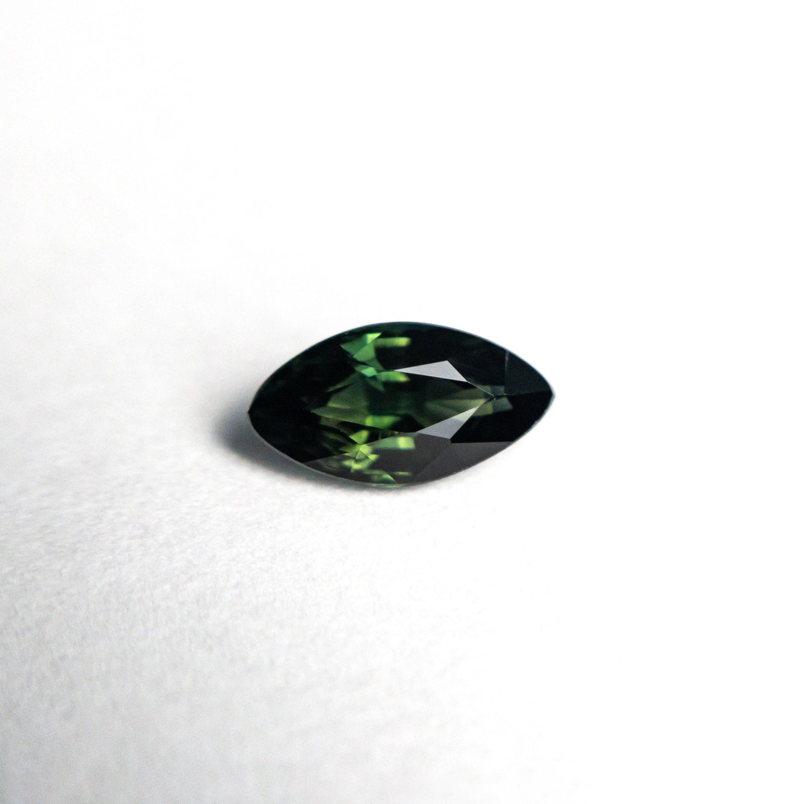 0.67ct 7.47x3.94x2.83mm Marquise Brilliant Sapphire 25200-10