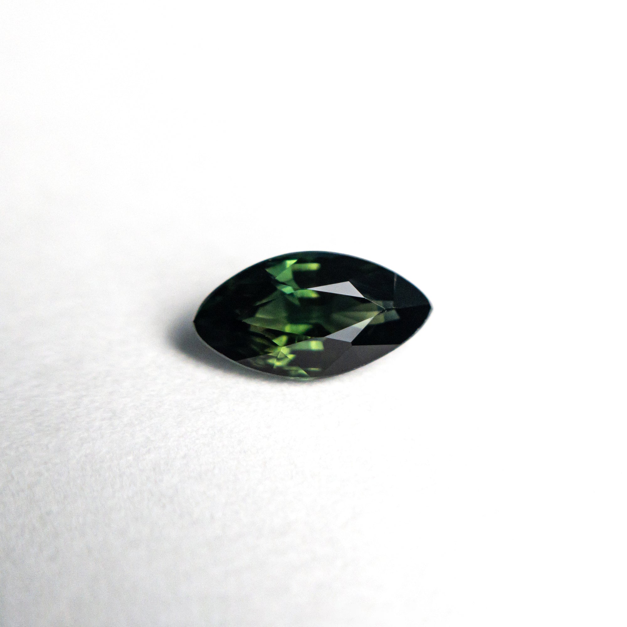 0.67ct 7.47x3.94x2.83mm Marquise Brilliant Sapphire 25200-10