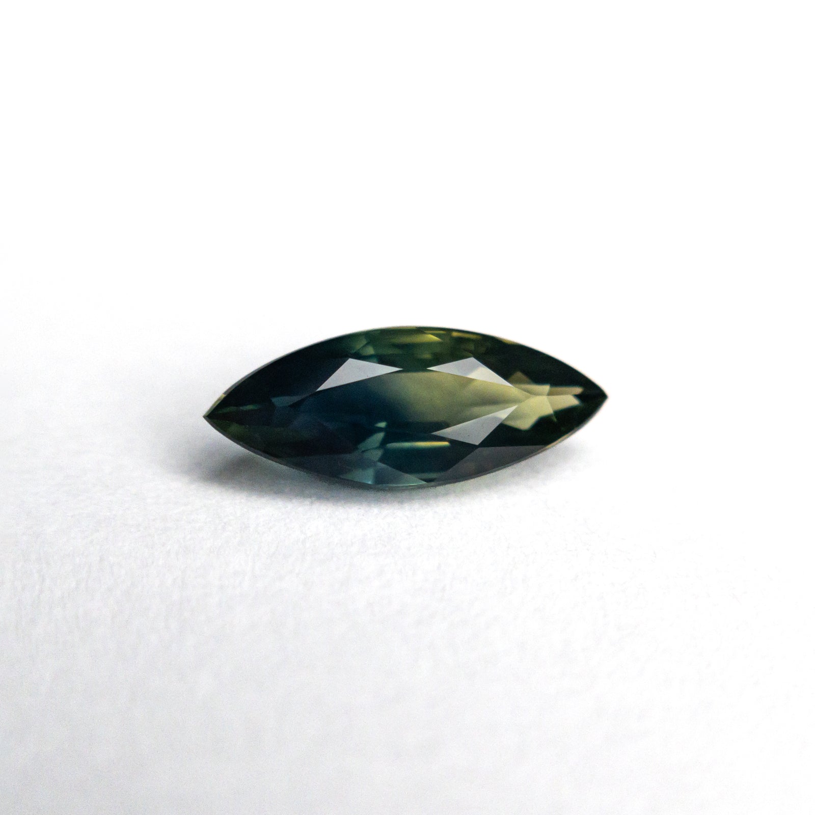 0.91ct 9.71x3.85x2.90mm Marquise Brilliant Sapphire 25203-03