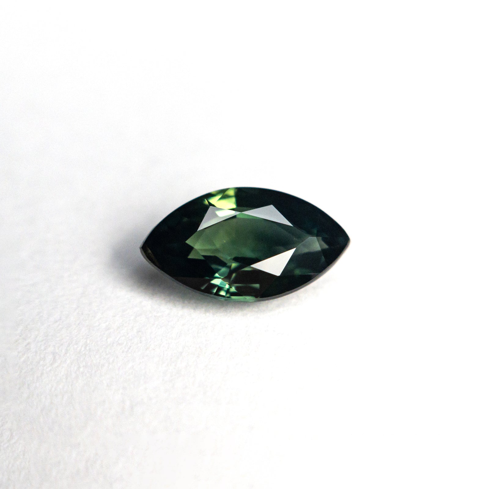 1.01ct 8.61x4.76x2.98mm Marquise Brilliant Sapphire 25204-06