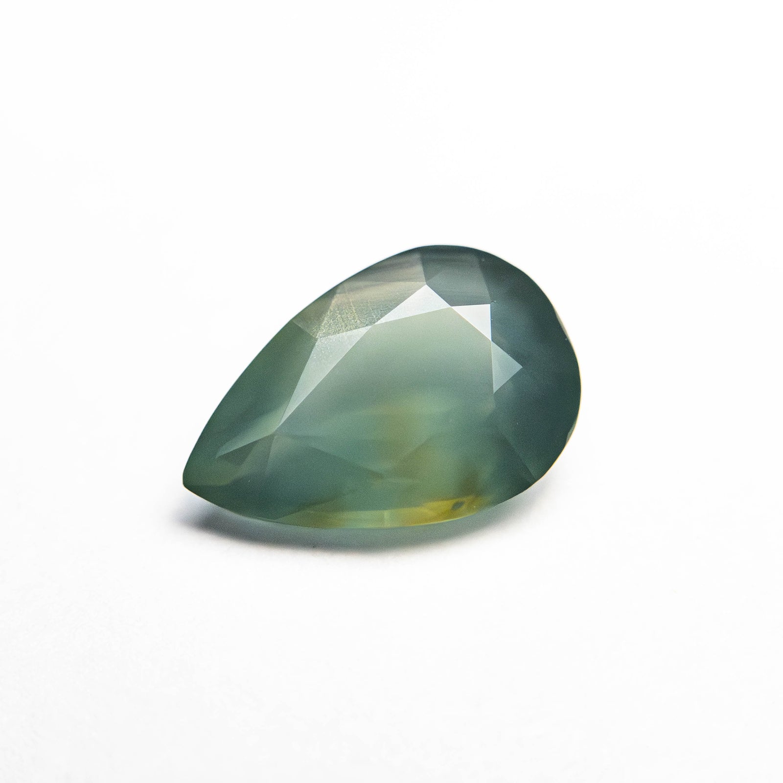 1.57ct 9.03x6.03x3.60mm Pear Brilliant Sapphire 25207-03