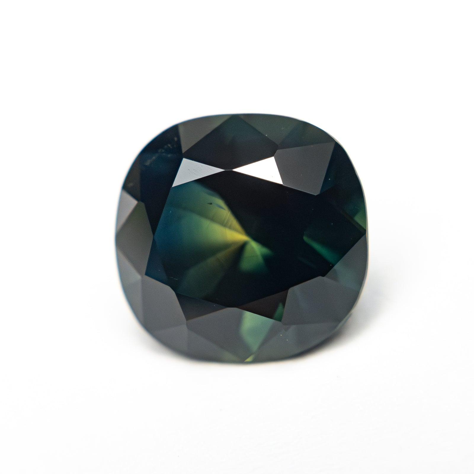 3.67ct 9.22x8.77x5.90mm Cushion Brilliant Sapphire 25377-01