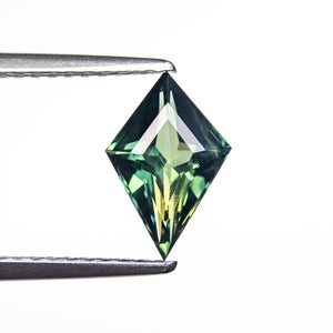1.12ct 9.35x6.29x3.65mm Kite Step Cut Sapphire 25386-10
