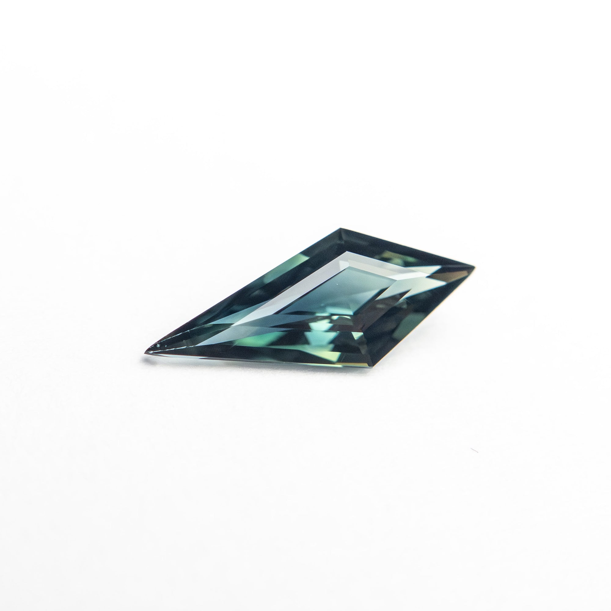 0.45ct 9.57x3.98x2.26mm Kite Step Cut Sapphire 25740-27
