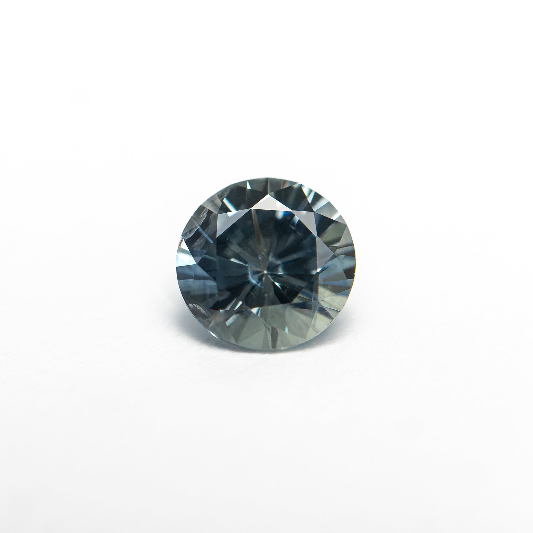 0.81ct 5.54x5.52x3.69mm Round Brilliant Sapphire 26134-04