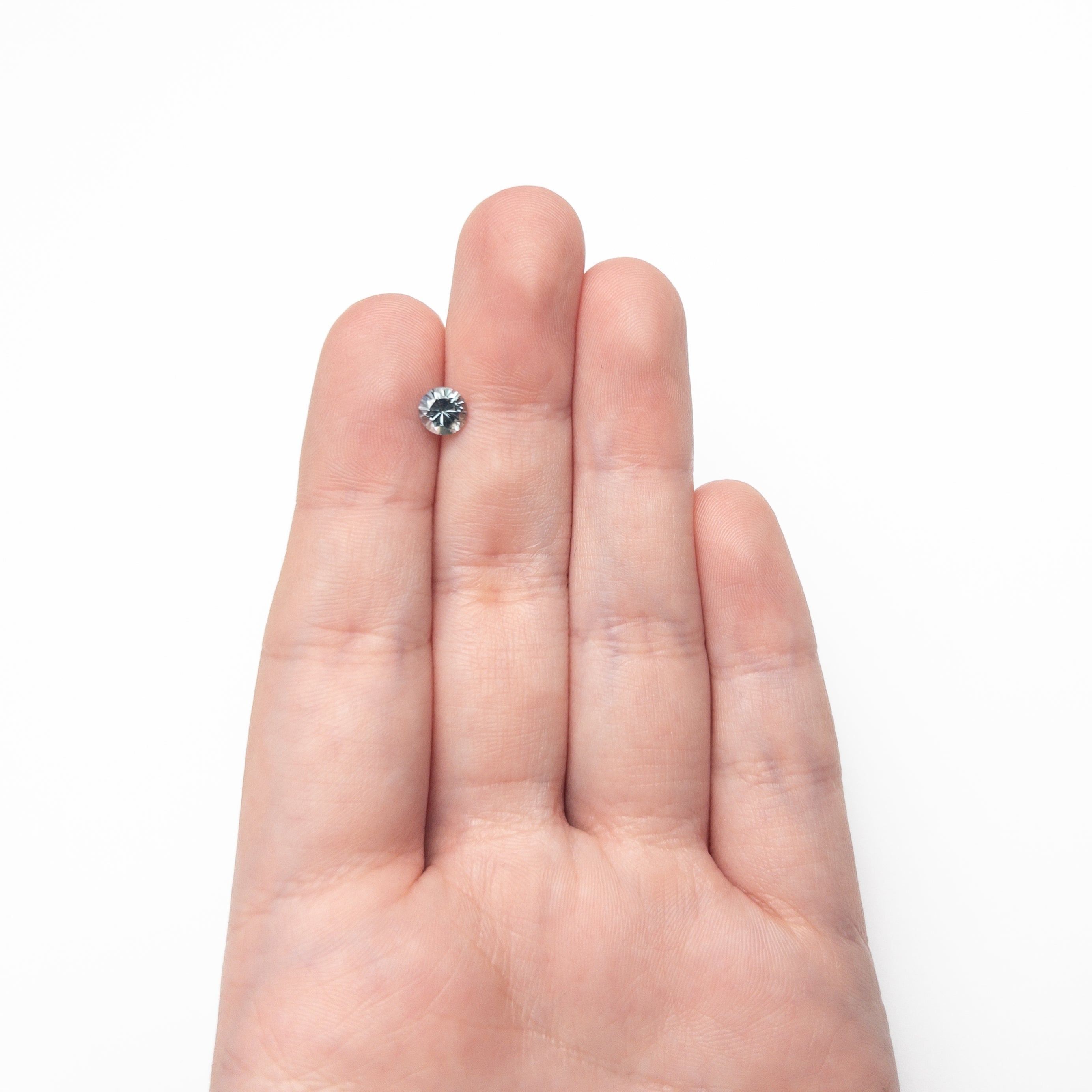 0.81ct 5.54x5.52x3.69mm Round Brilliant Sapphire 26134-04
