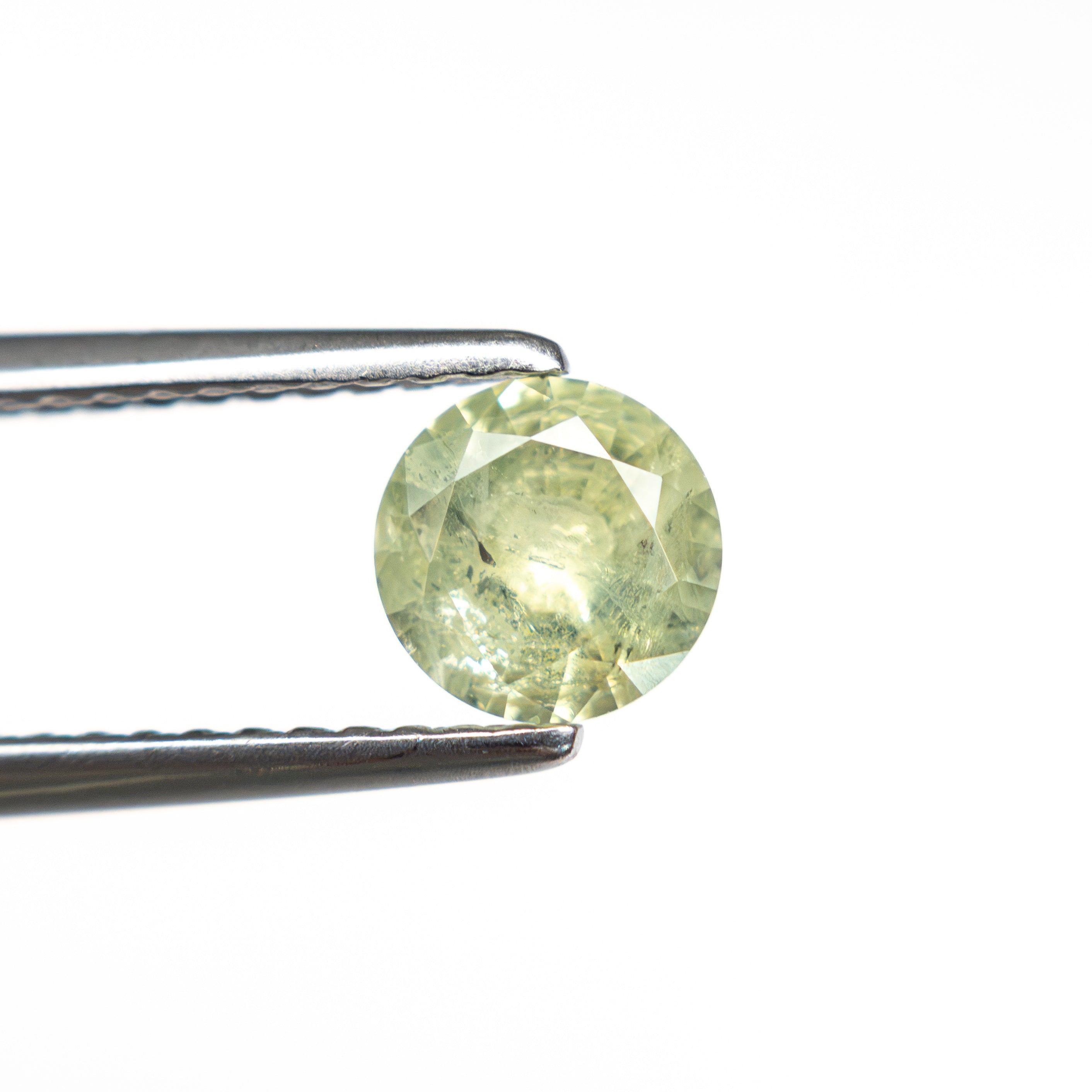 0.75ct 5.57x5.54x3.35mm Round Brilliant Sapphire 26134-21