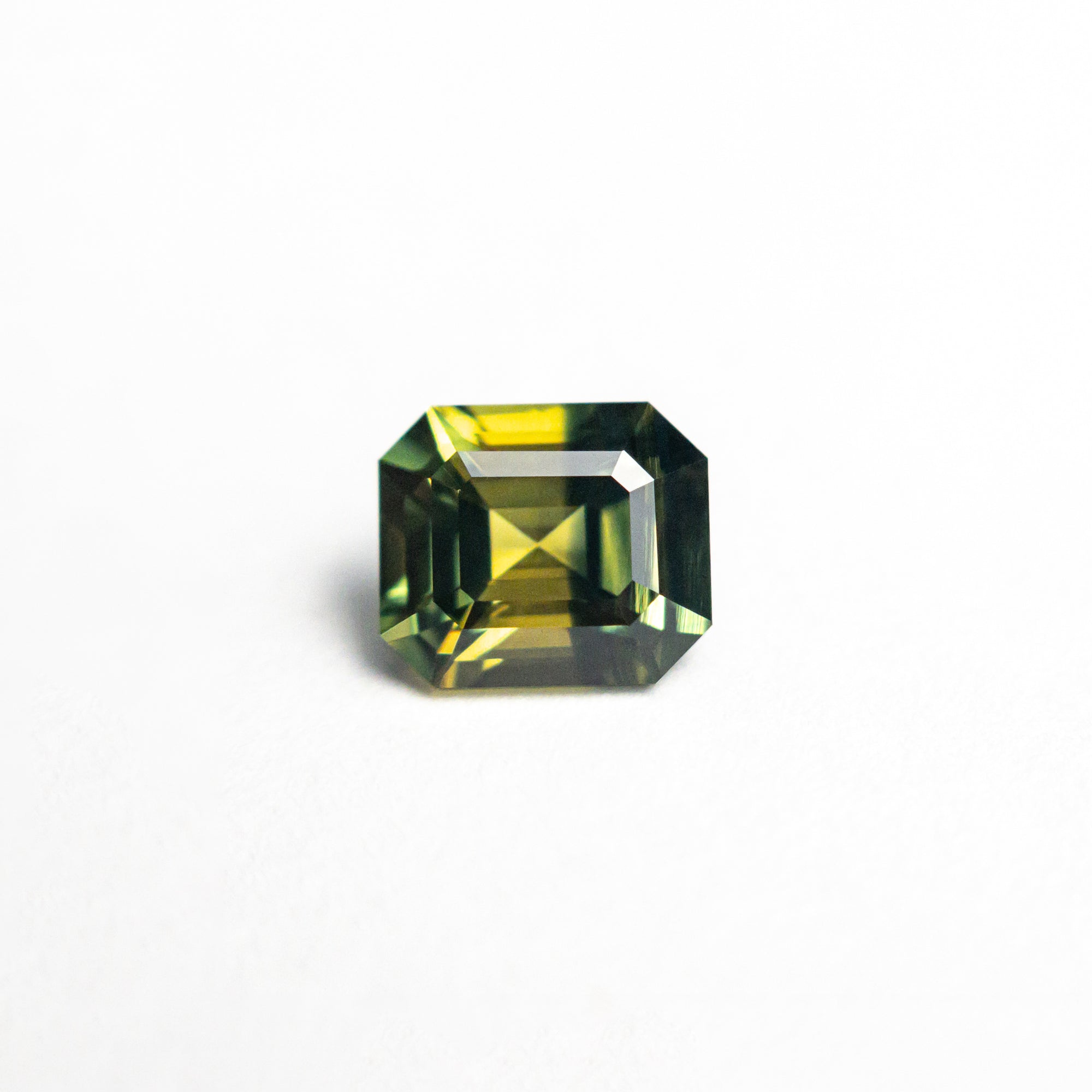 1.05ct 5.99x5.15x3.72mm Cut Corner Rectangle Step Cut Sapphire 26328-15