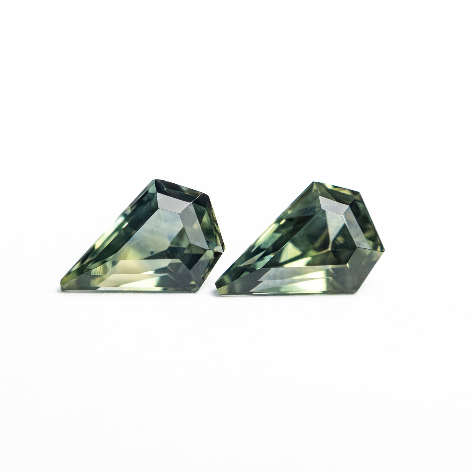 0.88cttw 2pc 5.88x4.09x2.86mm 5.78x4.07x2.85mm Shield Step Cut Matching Pair Sapphire 26347-01