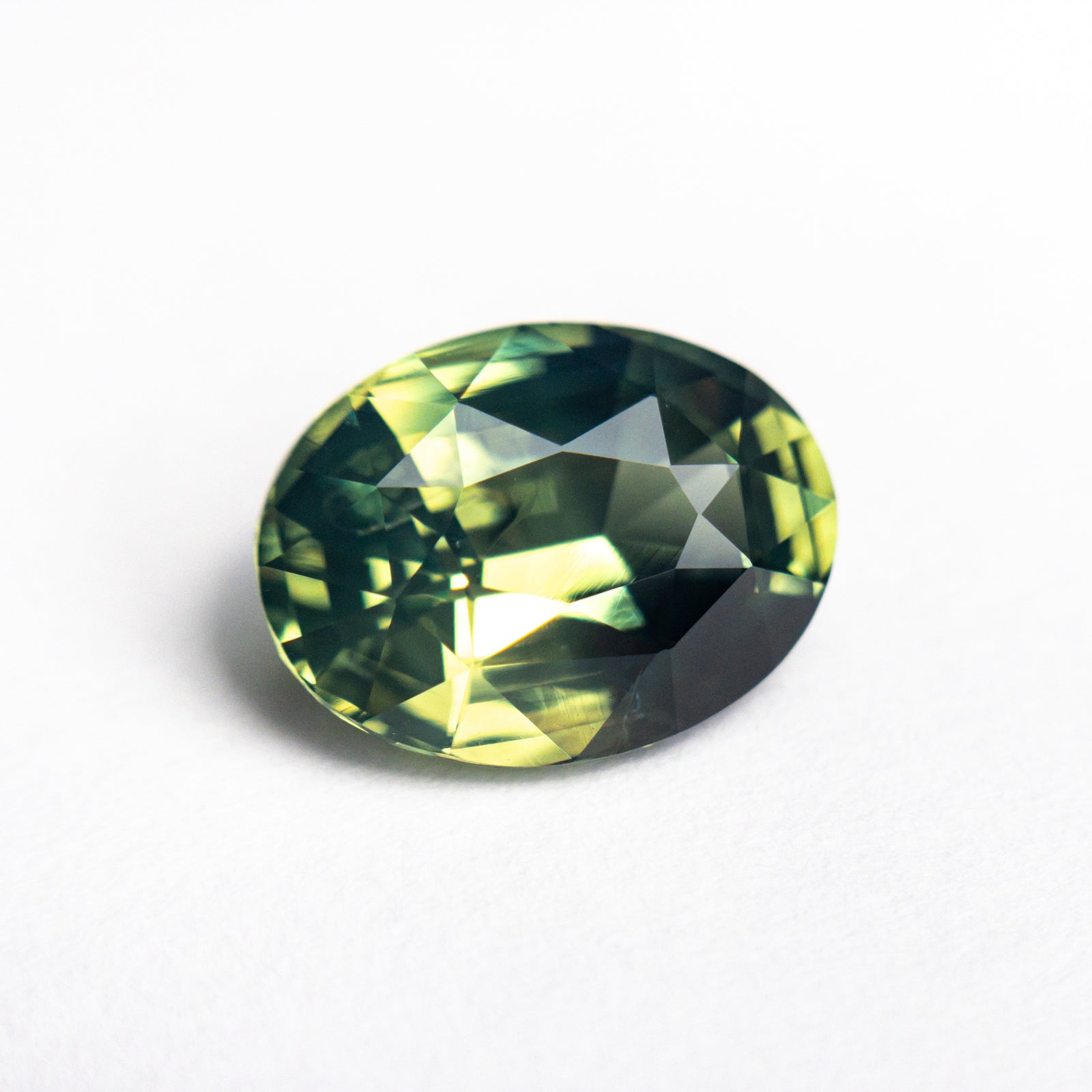 3.29ct 10.44x7.73x5.04mm Oval Brilliant Sapphire 26410-01