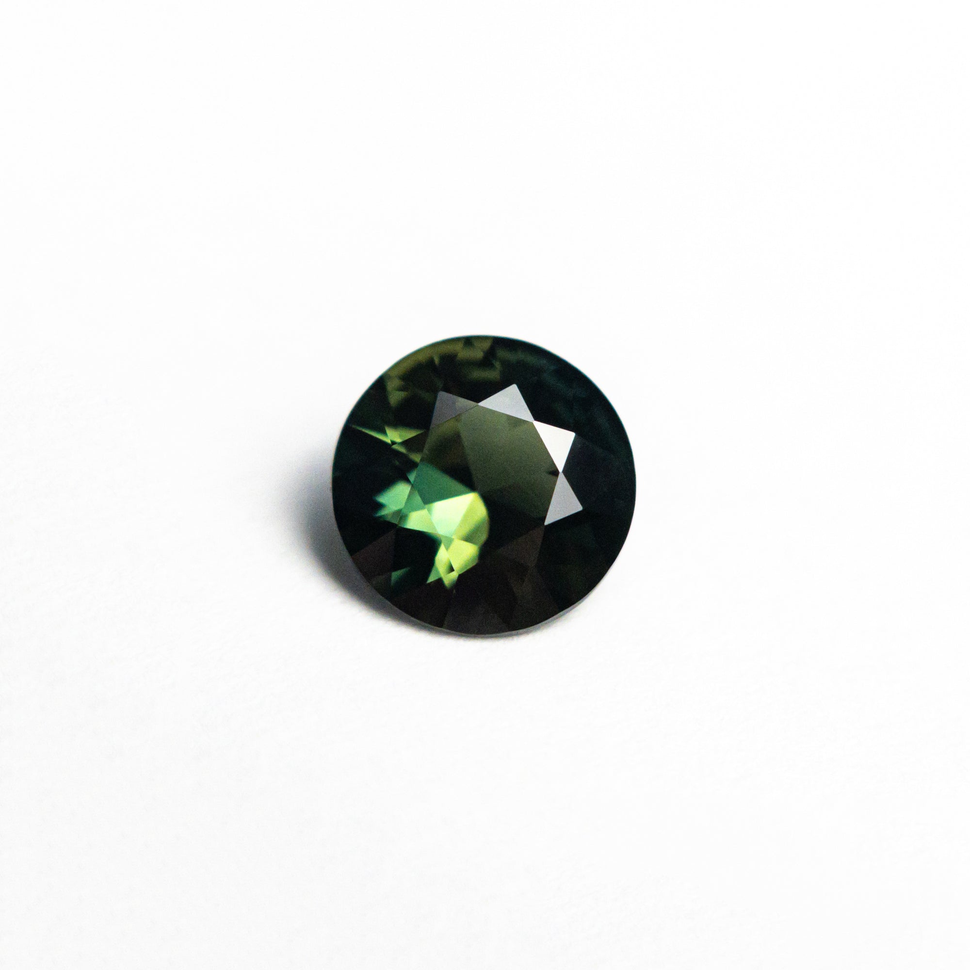 0.86ct 6.10x6.07x3.30mm Round Brilliant Sapphire 26492-04