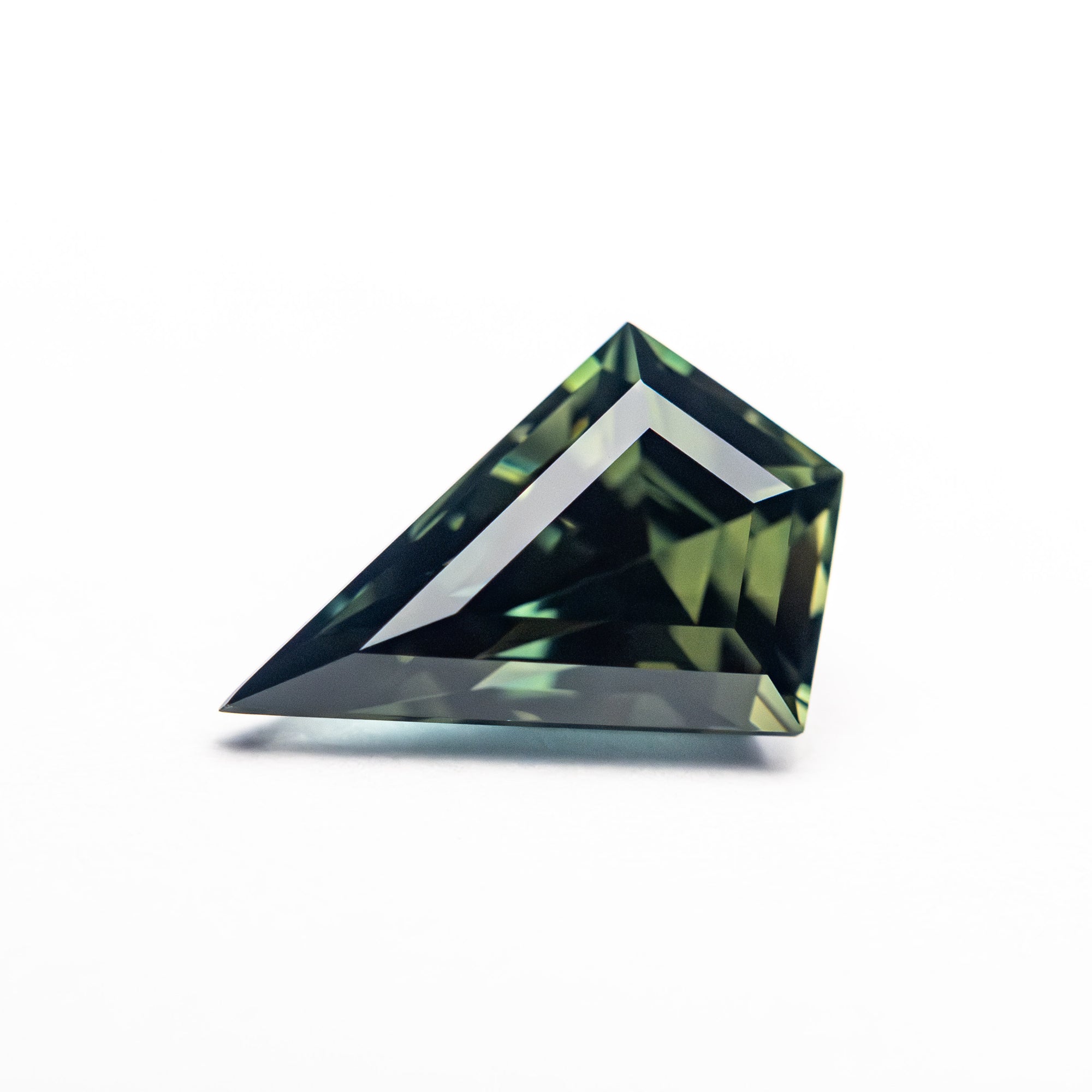 1.83ct 10.37x6.98x4.88mm Kite Step Cut Sapphire 26517-01
