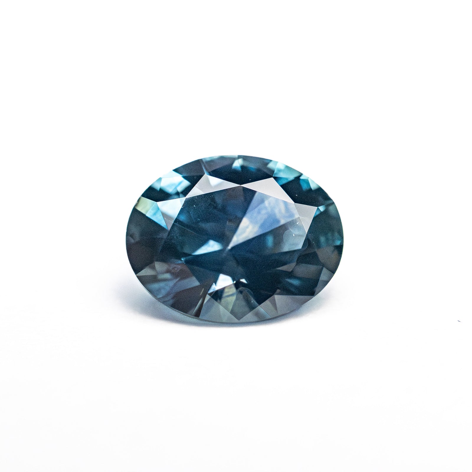 1.42ct 7.70x6.14x4.08mm Oval Brilliant Sapphire 26527-16