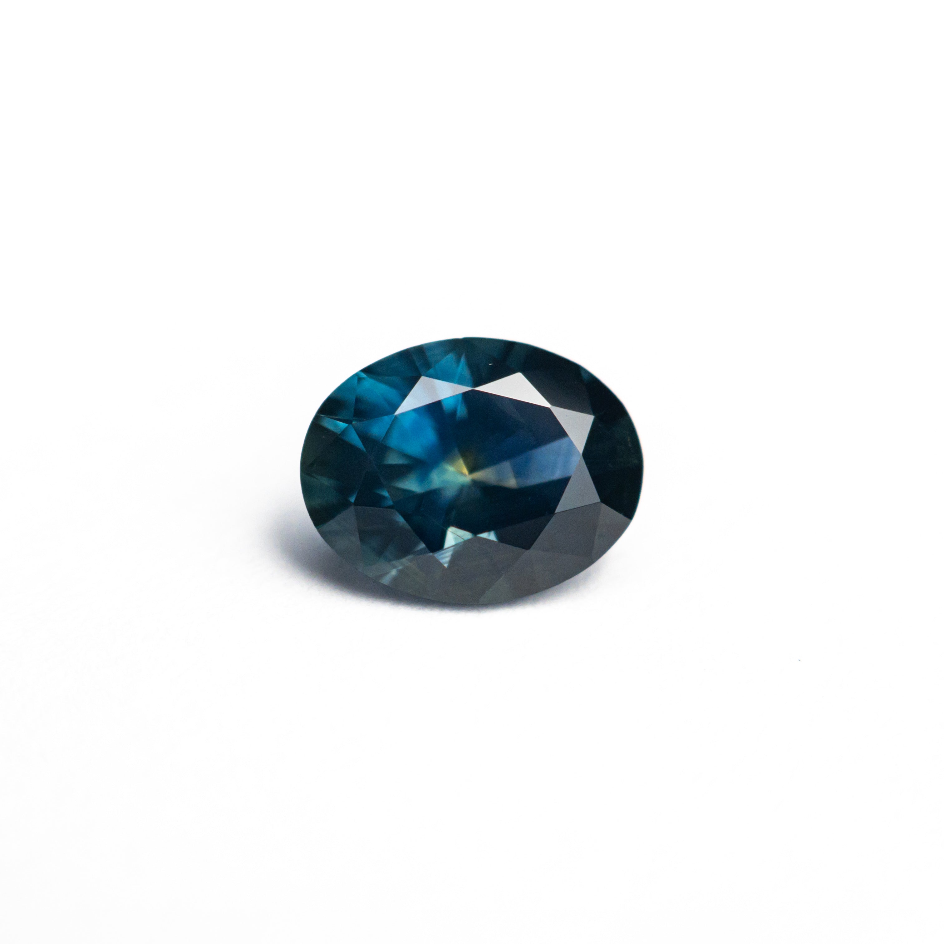 0.99ct 6.81x5.28x3.72mm Oval Brilliant Sapphire 26527-22