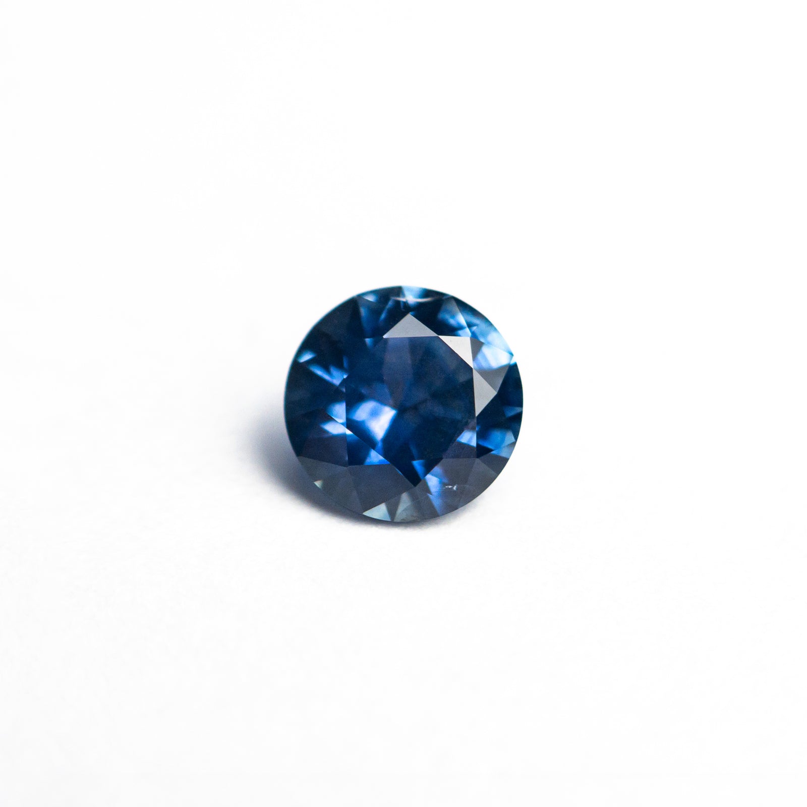 0.82ct 5.62x5.59x3.47mm Round Brilliant Sapphire 26532-07