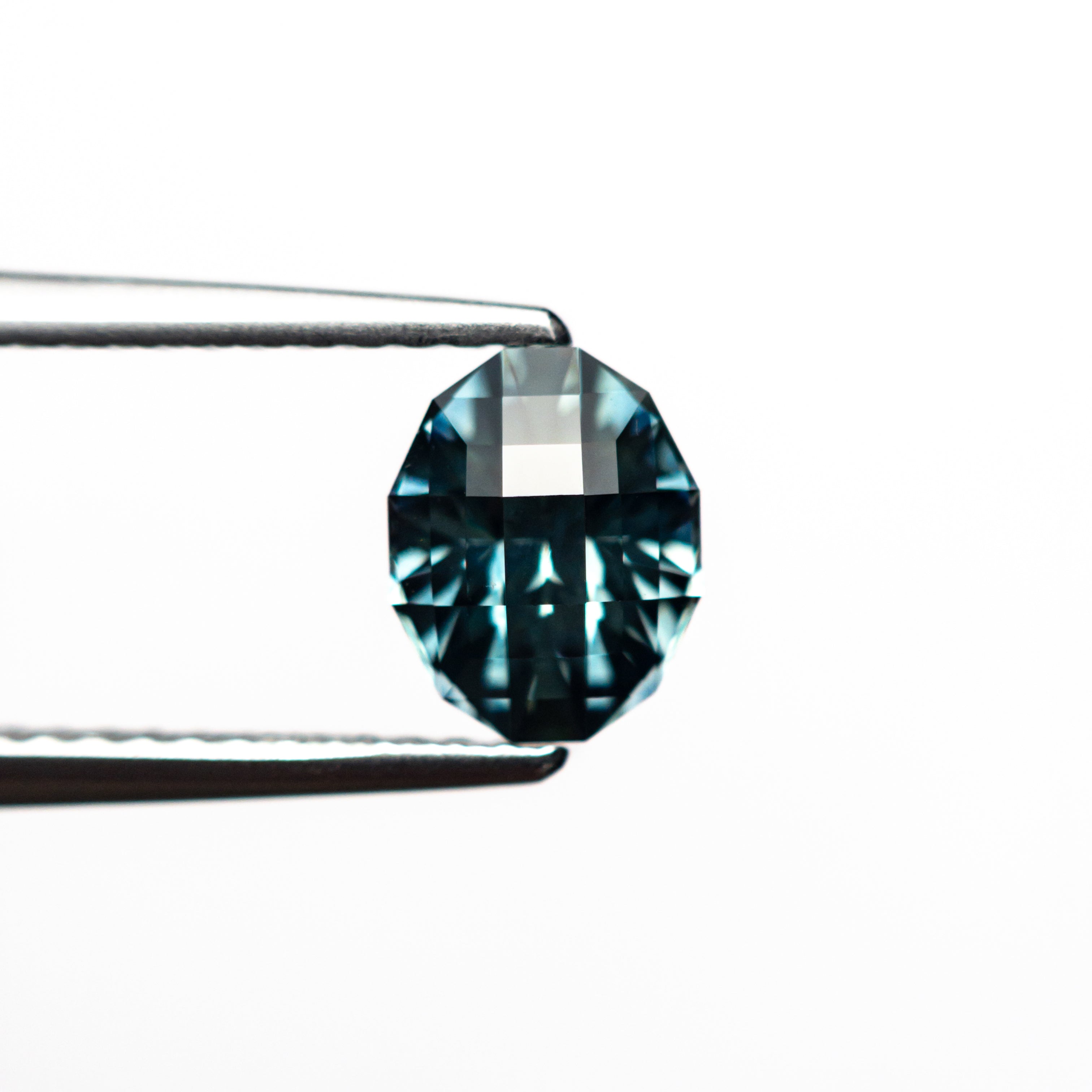 1.30ct 6.98x5.51x4.55mm Geo Oval Brilliant 26555-05