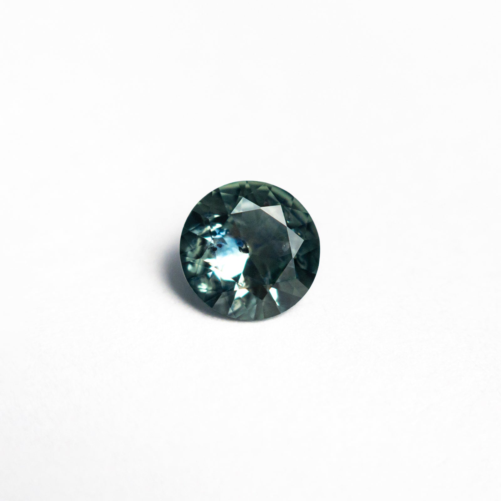 0.58ct 5.27x5.23x2.83mm Round Brilliant Sapphire 26556-15
