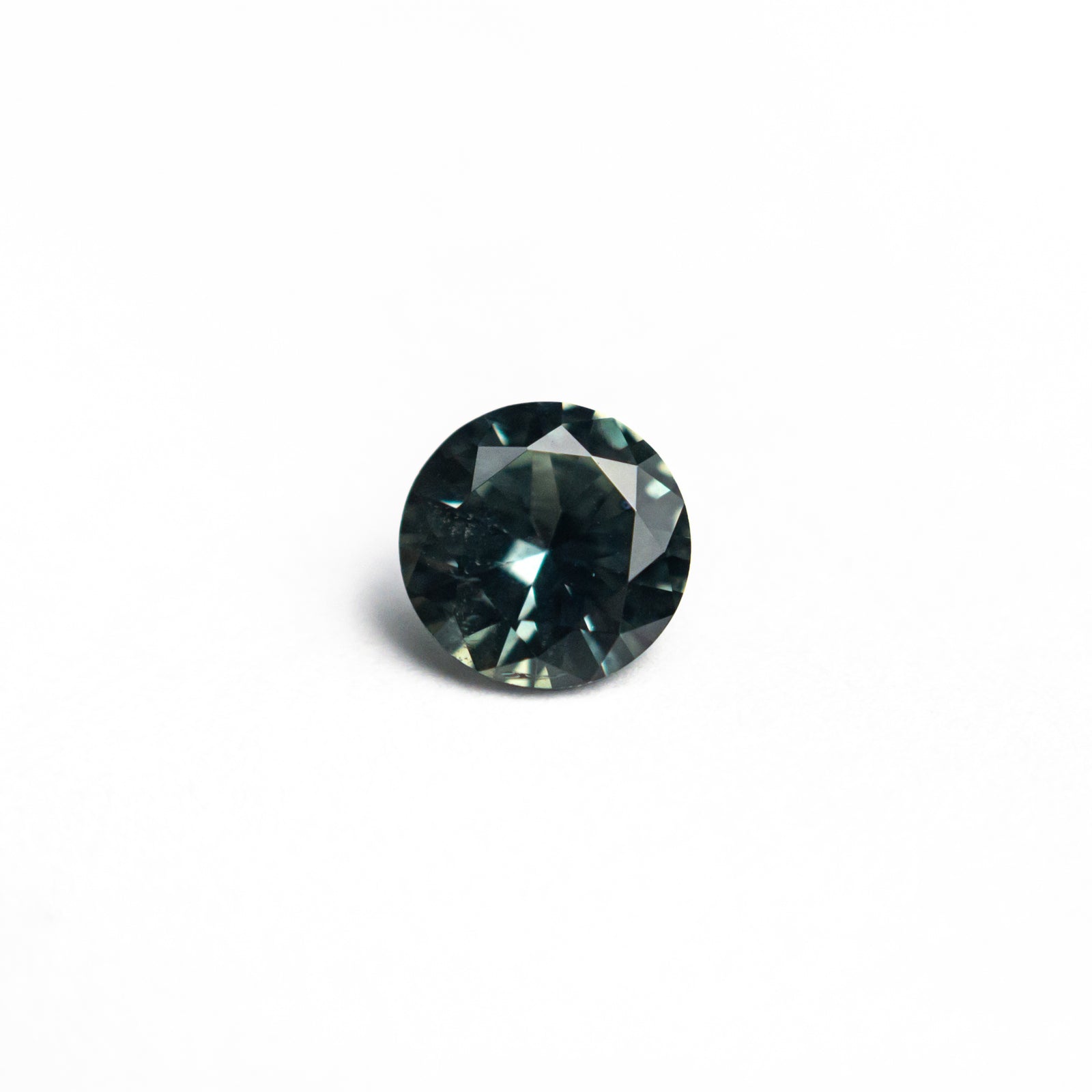 0.53ct 4.96x4.94x2.90mm Round Brilliant Sapphire 26556-26